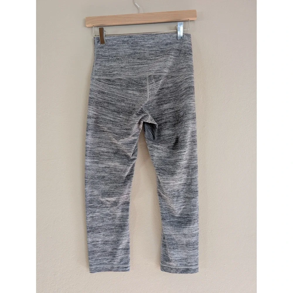 Lululemon High Rise Crop Leggings Grey Space Dye Heathered Size 6 Athletic Pants